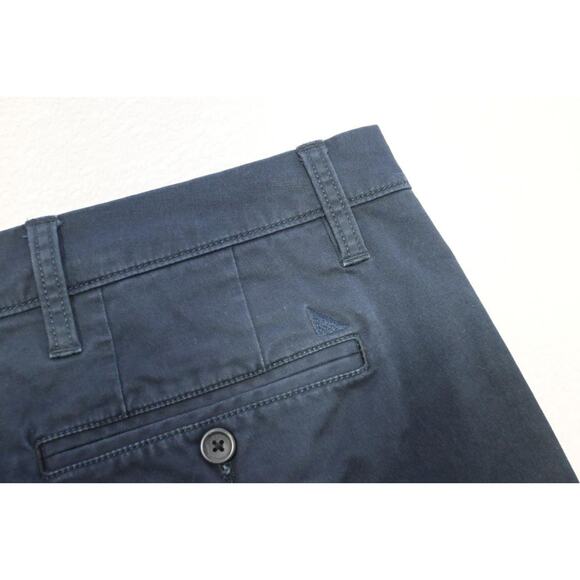 Untuckit Khaki Chino Shorts Stretch Navy Flat St. Vincent 9" INS Mens Size 34 - Picture 6 of 6